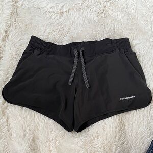 Patagonia Women's Black Shorts - sz S